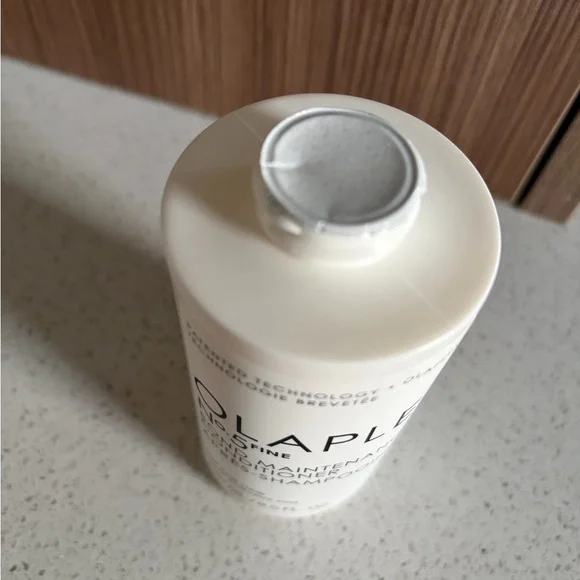 OLAPLEX No.5 Fine Bond Maintenance Conditioner - White & Black - Picture 2 of 3